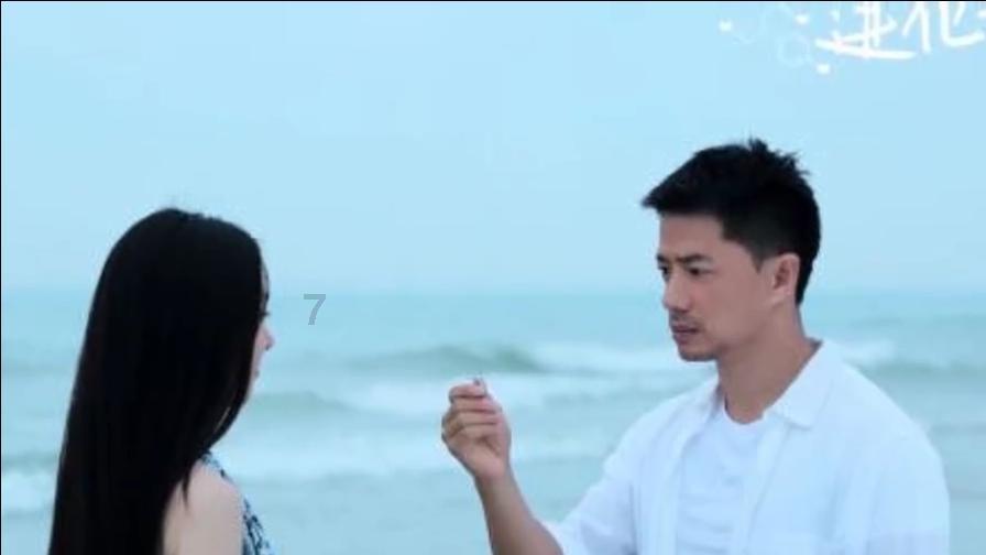 甜美奥莉吃甜点