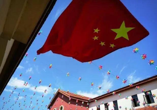 我男朋友很内向自我封闭怎么办 和他在一起好累啊为什么 每次去他家他不爱说话我很尴尬？游戏画面