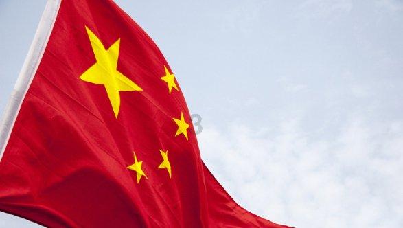 拜仁球员造访球迷俱乐部，球迷们为凯恩献歌
