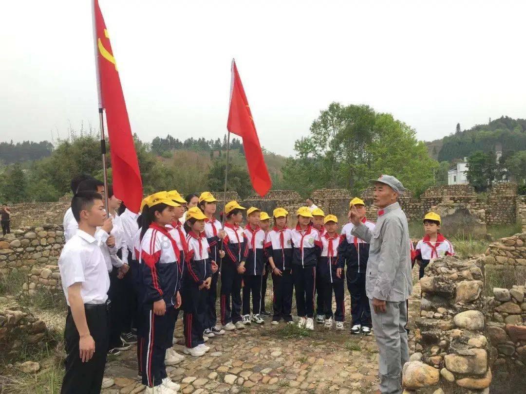 拾荒捐出百万男子称不希望被叫拾荒者:捡瓶子也是工作