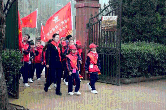 攀登高峰