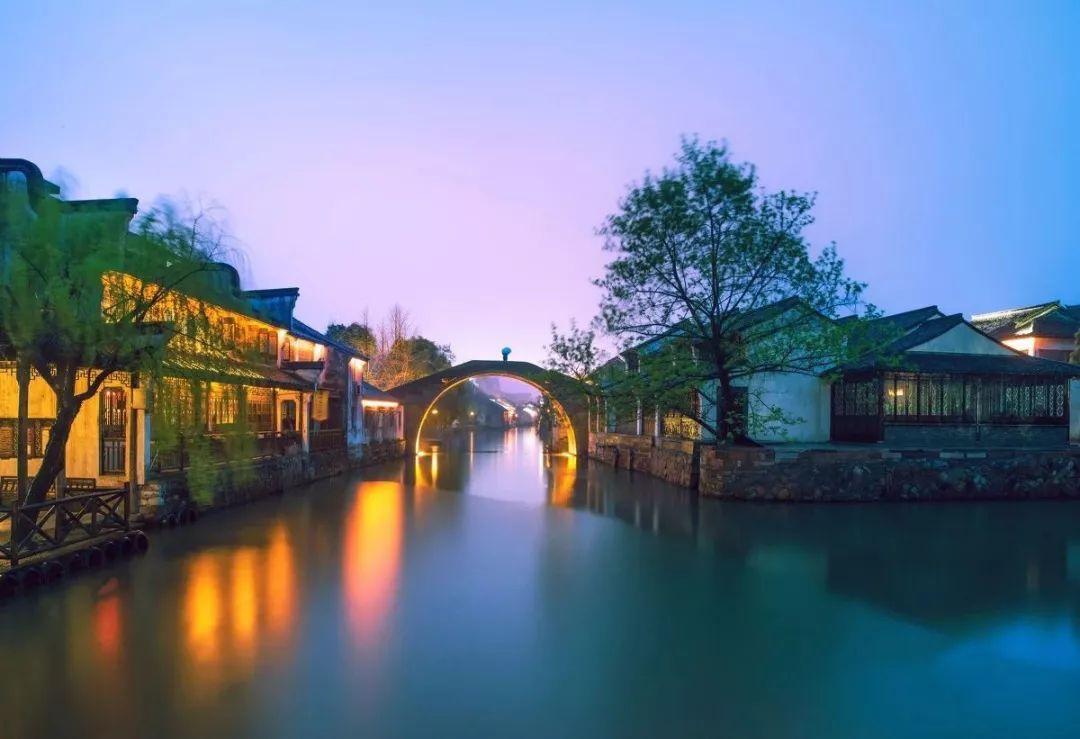 北京旅游跟团游对比自由行哪个更省钱?哪个更安全?哪个更有体验