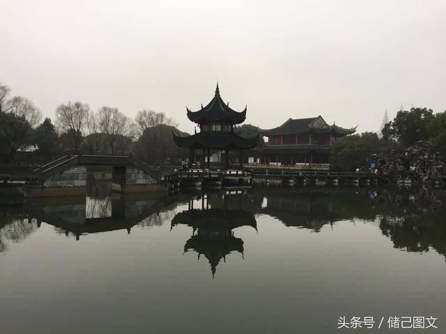 相扑选手大跳跃
